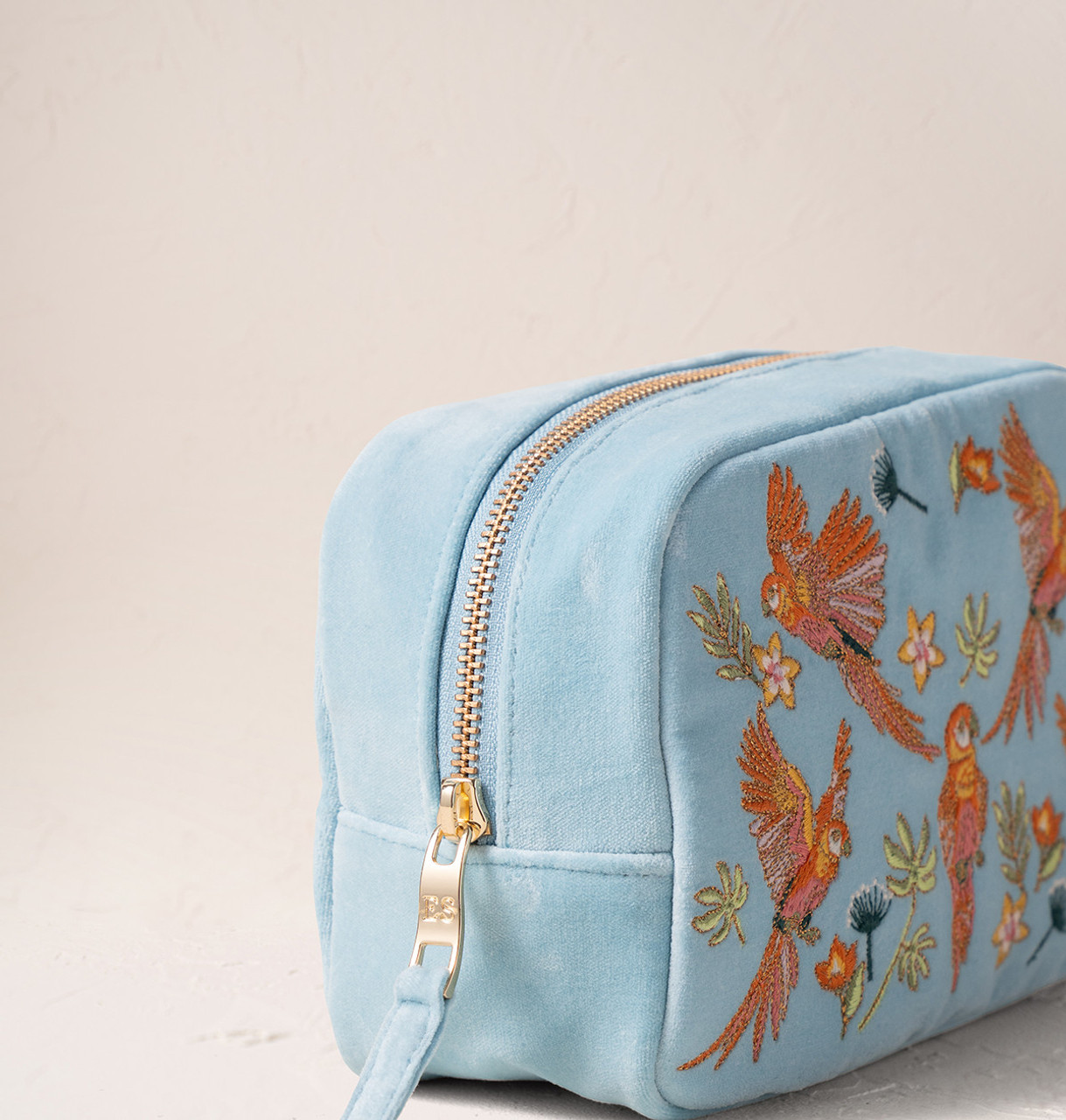 【送料関税込】Elizabeth Scarlett / Flying Parrots Makeup Bag Elizabeth Scarlett Flying Parrots French Blue Velvet Makeup