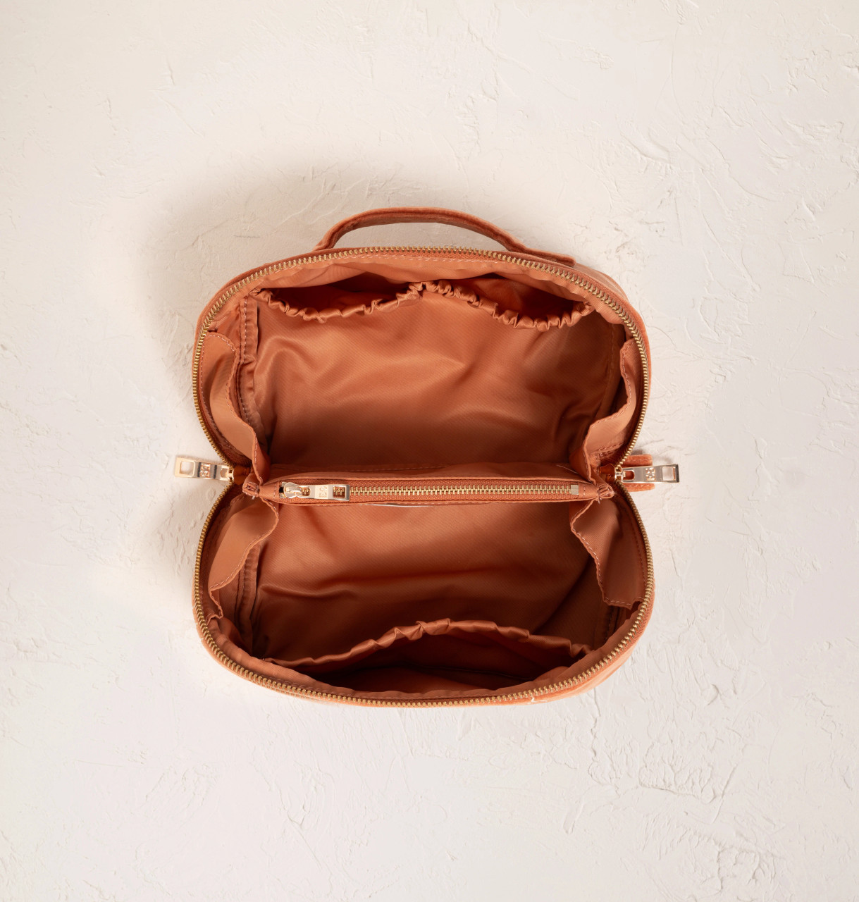 Elizabeth Scarlett Sun Goddess Rust Velvet Open Flat Makeup Elizabeth Scarlett Sun Goddess Rust Velvet Open Flat Makeup