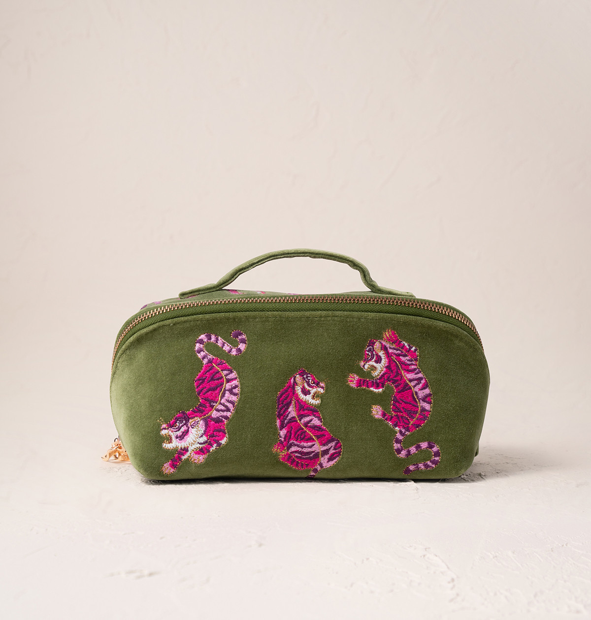 Elizabeth Scarlett Wild Tiger Fern Green Velvet Open Flat Makeup