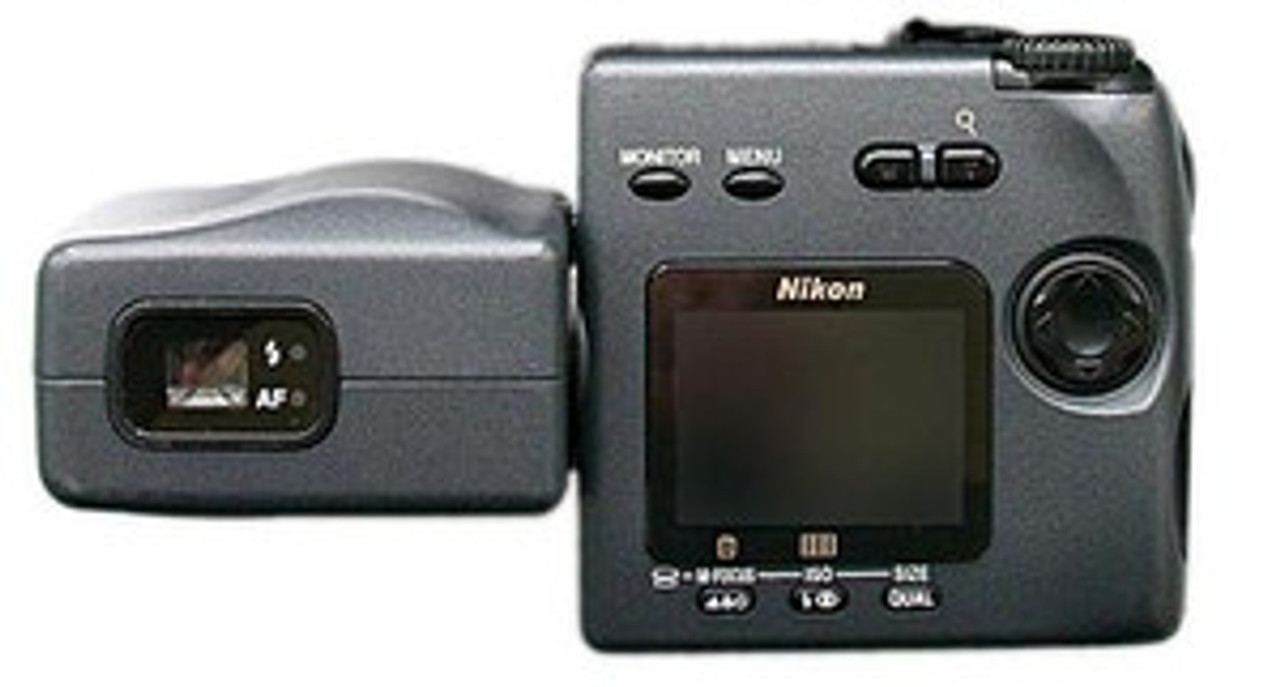 Nikon Coolpix 990 Digital Camera