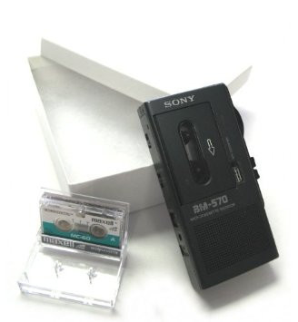 Sony BM-570 Microcassette Dictator – Desktop Voice Recorder, Foot