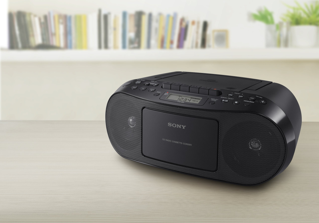 Sony CFDS50 Portable CD, Cassette & AM/FM Radio Boombox