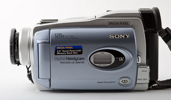 Sony DCR-TRV38 MiniDV 1Megapixel Camcorder with 3.5