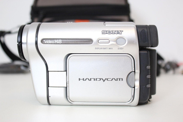 Sony  CCD-TRV138 Handycam Hi8 Camcorder