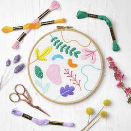 Embroidery Kit: Essentials: Ana Clara: Graphic Floral by Anchor