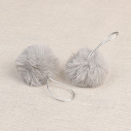 1 Light Grey pom Pom Faux Fur 4cm Diameter