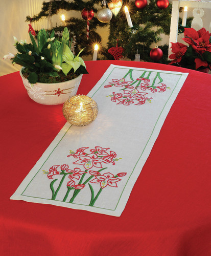 Freestyle: Amaryllis: Runner Embroidery Kit By Anchor