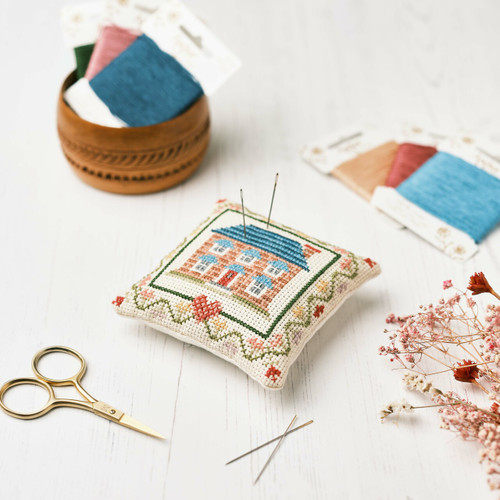 Counted Cross Stitch Kit: Linen: Heritage Collection: Pincushion by Anchor