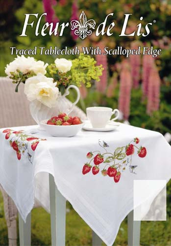 Strawberries Tablecloth Kit