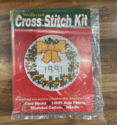 *Secondhand* Wreath Cross Stitch Card Kit