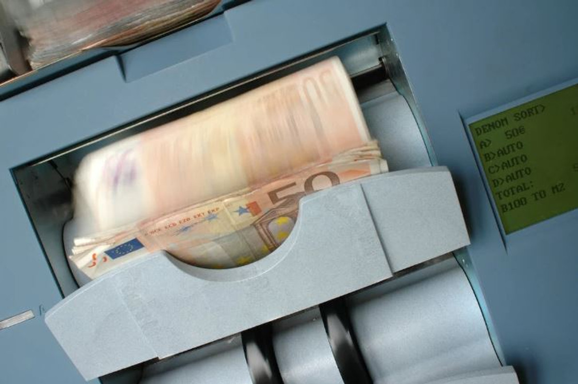 Maximizing Efficiency and Accuracy with Money Counters