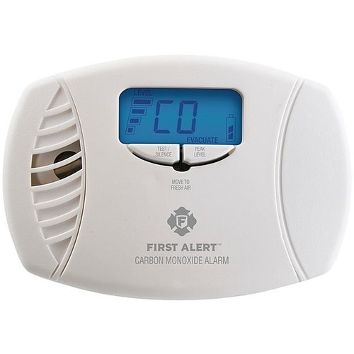 First Alert 1039746 Dual-Power Carbon Monoxide Plug-in Alarm with Digital Display R810-FAT1039746