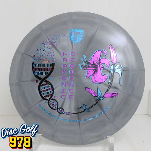 Discmania Paradigm Lux Vapor - Harmonic Sequence - Cadence Burge (Triple Stamp) 177.3g Gray C Discmania Paradigm Lux Vapor - Harmonic Sequence - Cadence Burge (Triple Stamp) 177.3g Gray C
