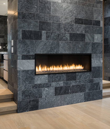 Montigo R420L gas fireplace — official R420 installation image