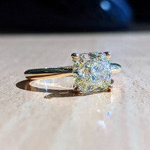 Bespoke Feature: Classic 18ct Yellow Gold Yellow Diamond Dress Ring