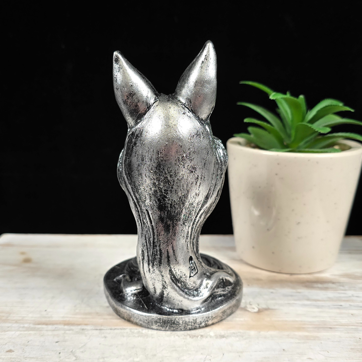 Silver Fox Sphere Stand