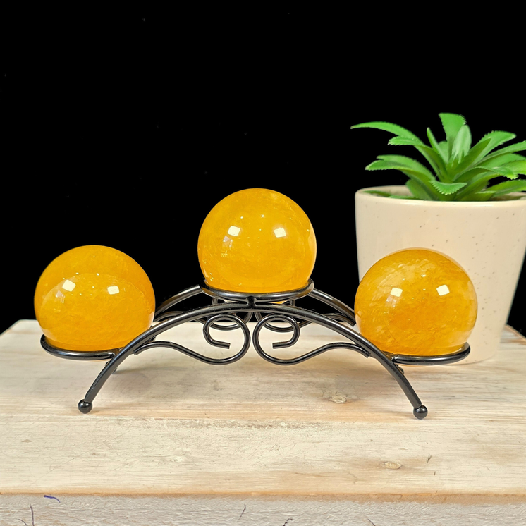 Black 3 Sphere Arch Metal Stand