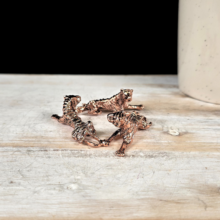 Rose Gold Tiger Metal Sphere Stand
