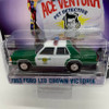 Greenlight Hollywood Ace Ventura 1983 Ford LTD Crown Victoria 