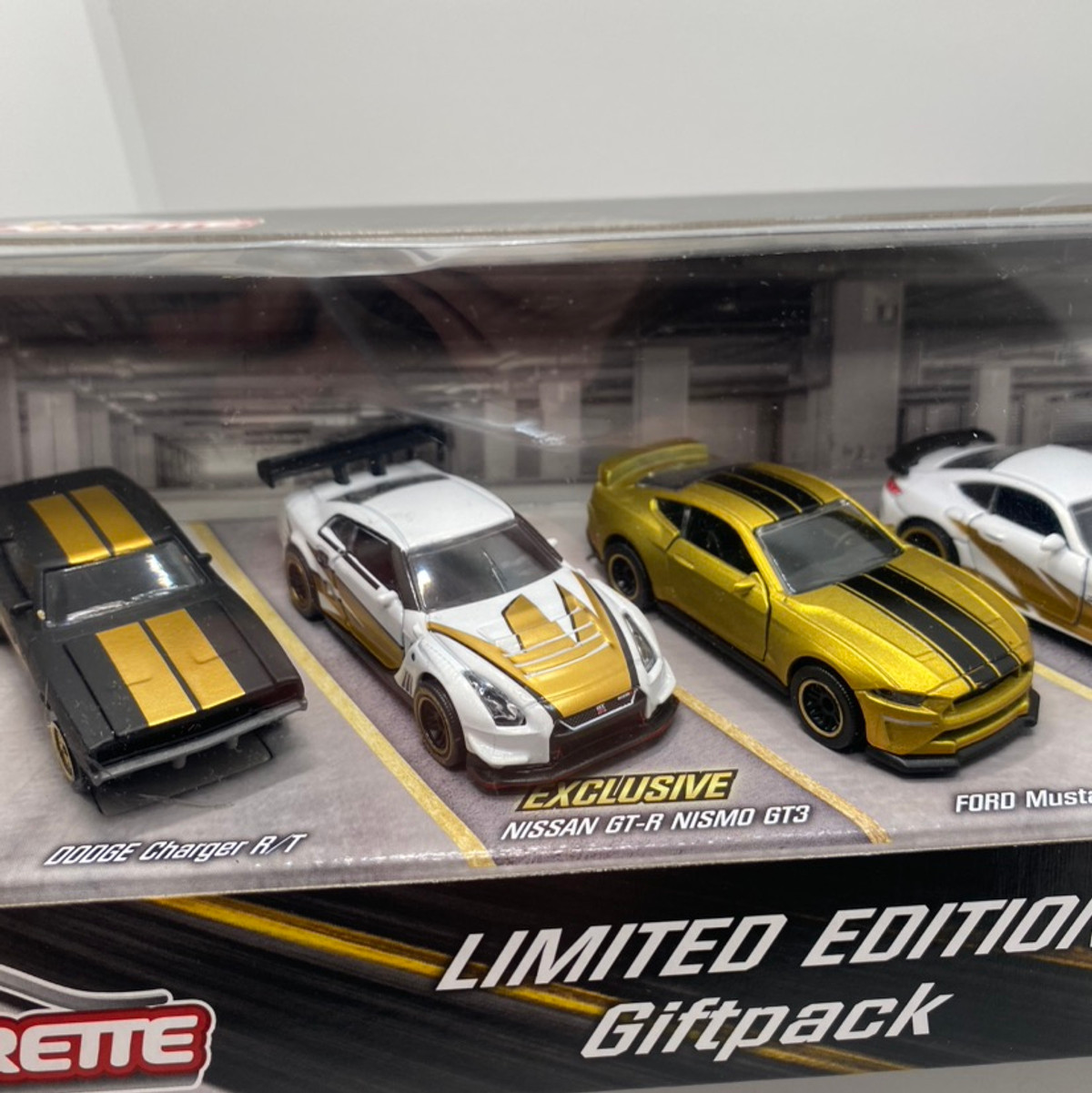 Majorette 1:64 5-Car Set Limited Edition Gift Pack Black & Gold 2023 for  Sale in Cty Of Cmmrce, CA - OfferUp