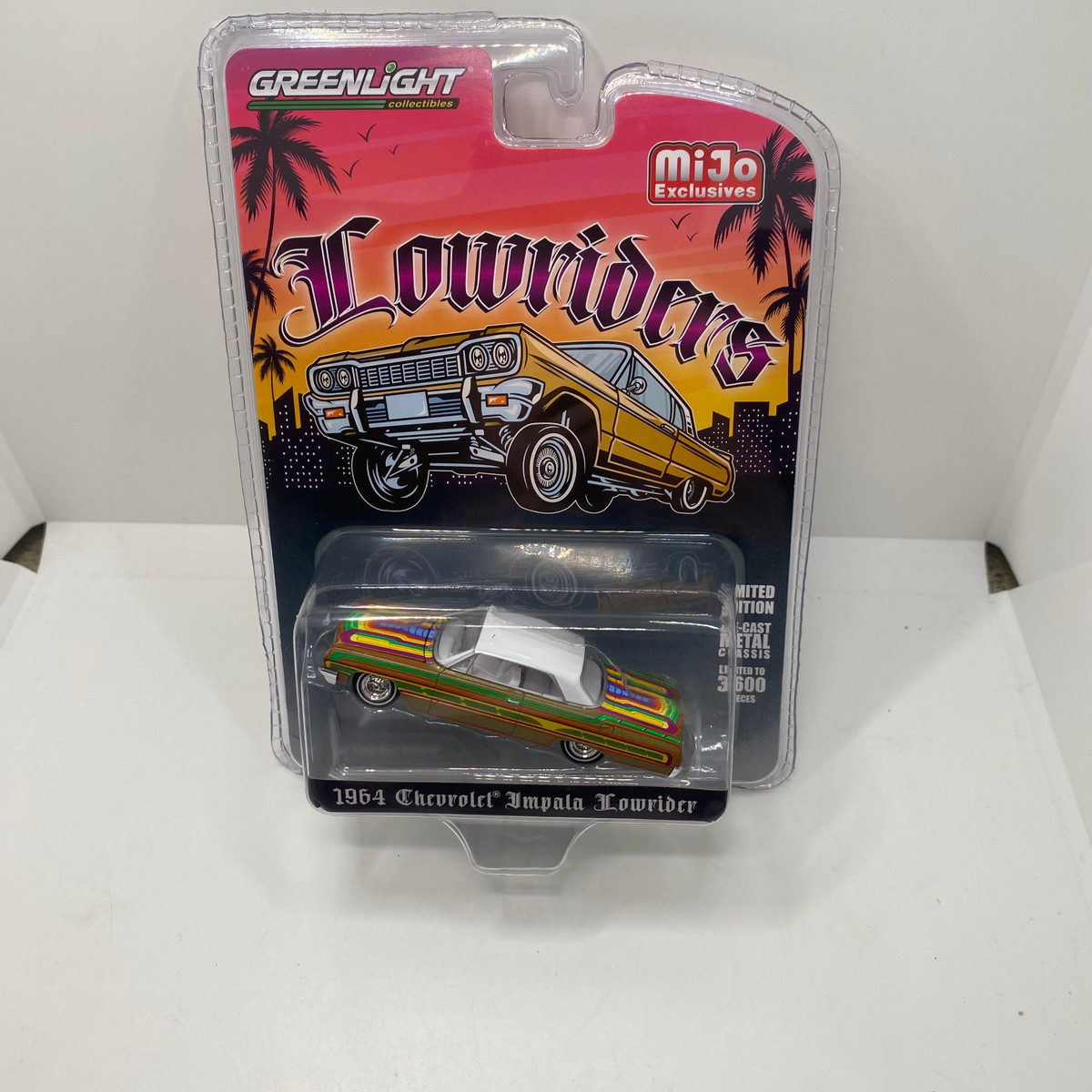 Greenlight 1:64 1964 Chevrolet Impala SS Lowriders Limited 3,600 Pcs-  Metallic Gold – MiJo Exclusives