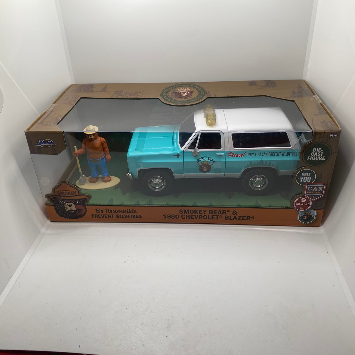 JADA 1980 シボレーブレーザー & スモーキーベアー・フィギア JADA 1980 シボレーブレーザー & スモーキーベアー・フィギア