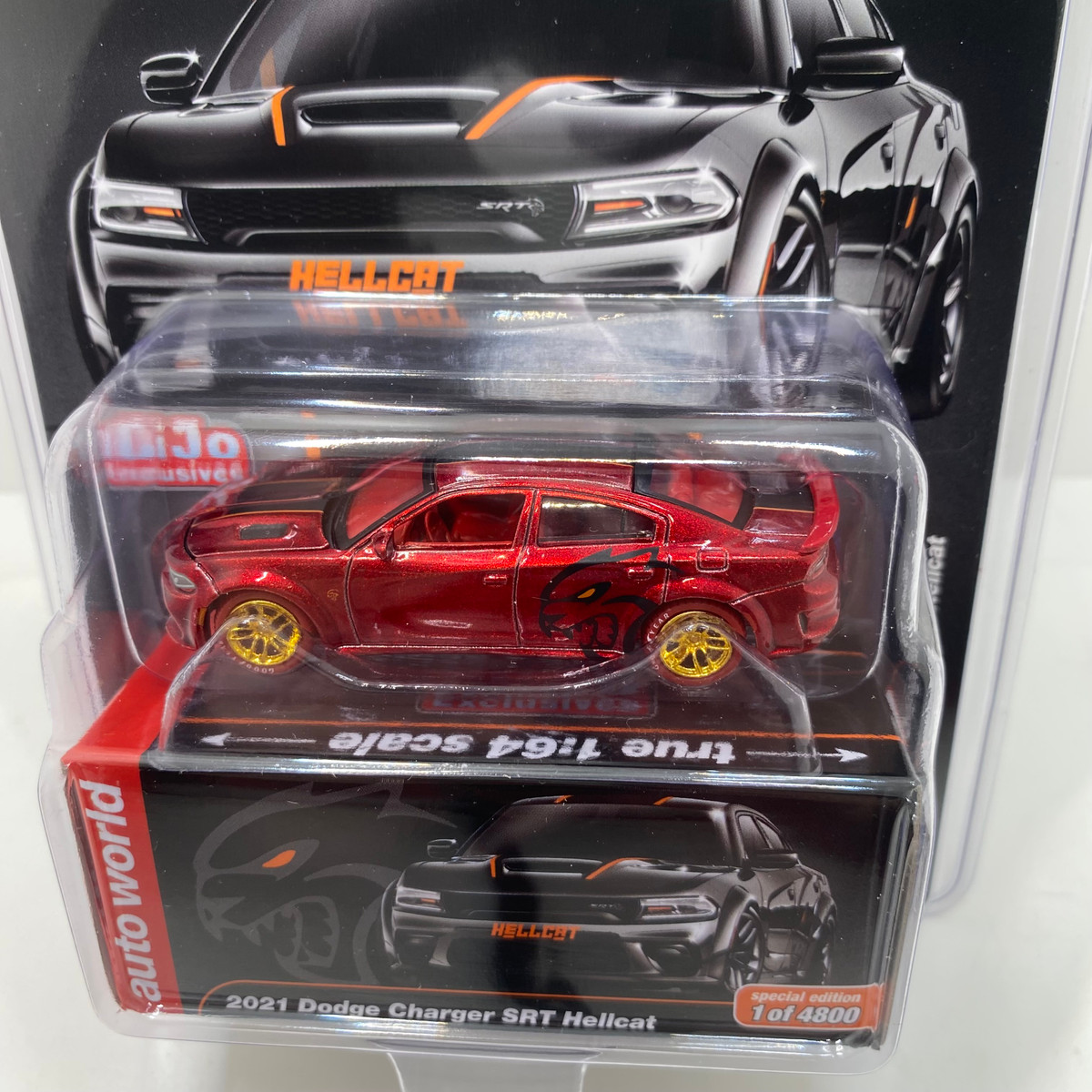 Auto World Ultra Red Chase 1:64 2021 Dodge Charger SRT Hellcat