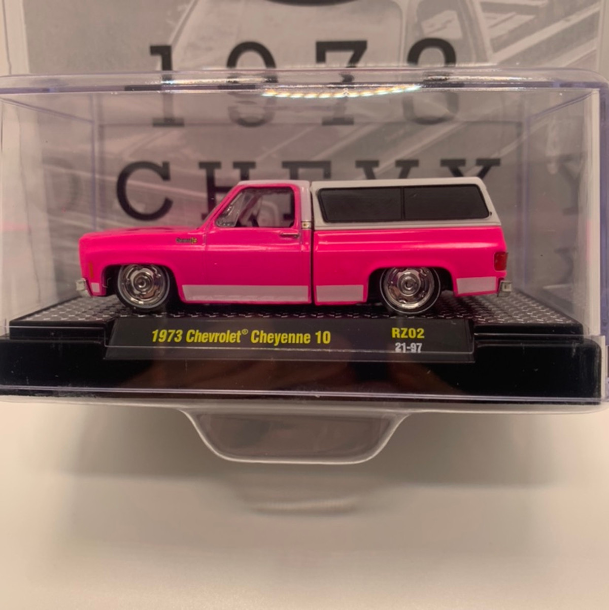 M2 Machines Diecastz Collectors Riverside Show Exclusive 1973 Chevrolet  Cheyenne 10 Pink Version