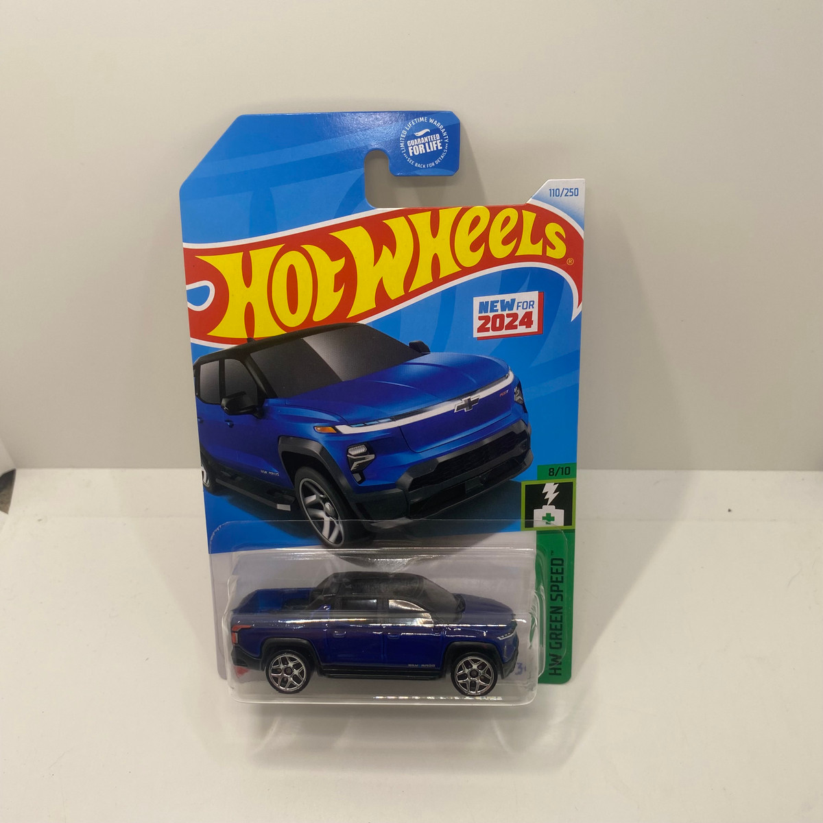 2024 Hot wheels E Case Silverado EV RST USA Carded 