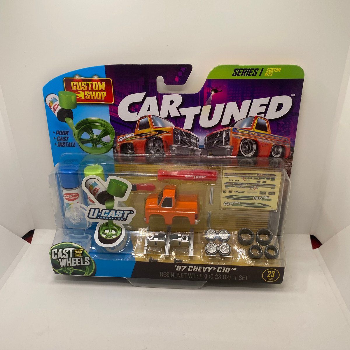 Car Tuned 1:64 Custom Shop Castworks 1987 Chevrolet C10