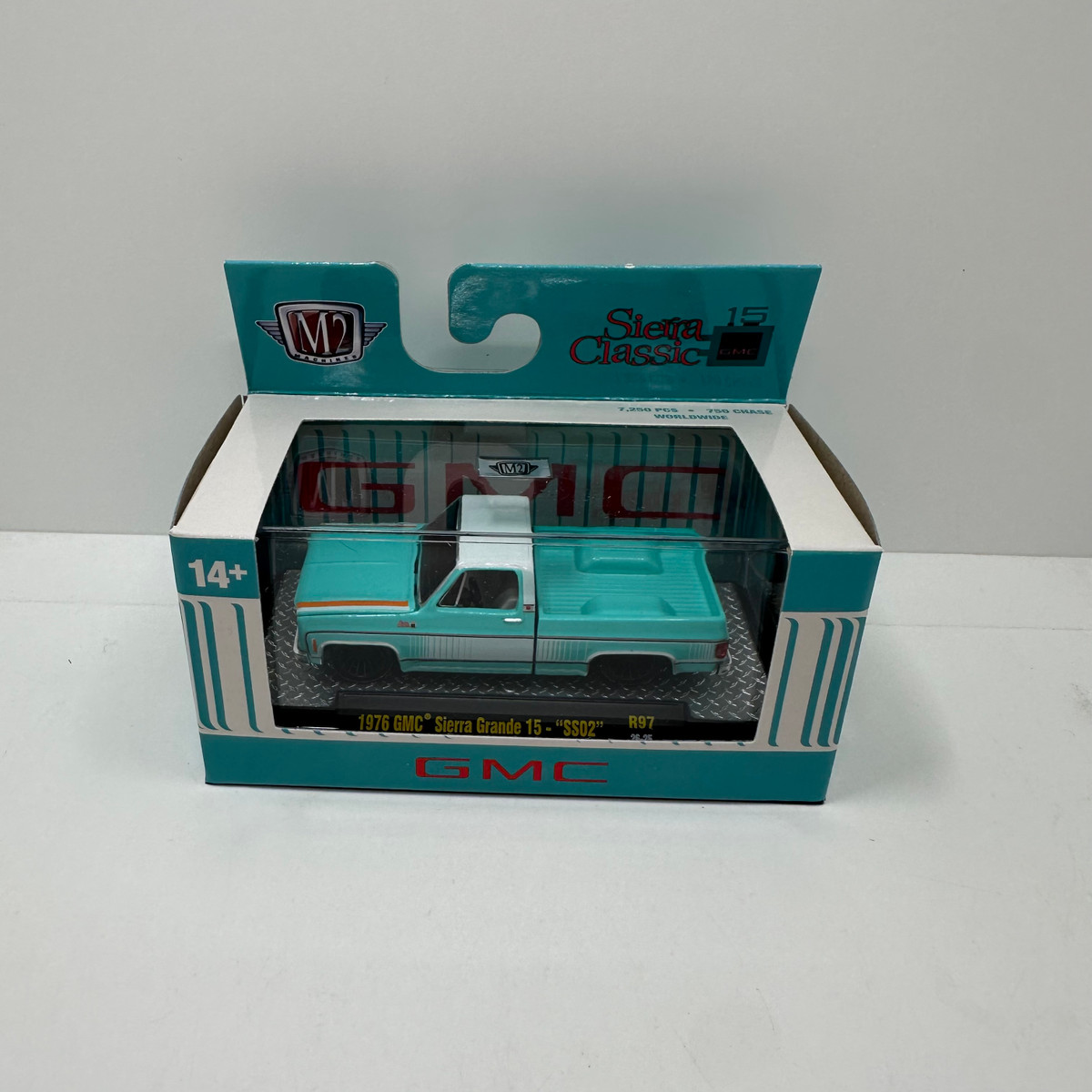 M2 Machines 1:64 Detroit Muscle 1976 GMC Sierra Grande 15 -SS02 Release 97 