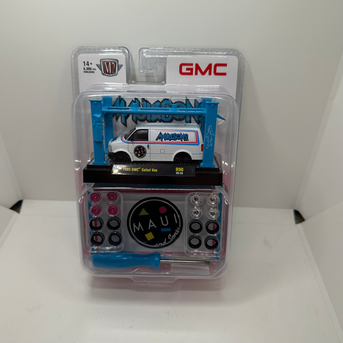 M2 Machines 1/64 Model Kits Maui & Sons 1995 GMC Safari Van Release 90 