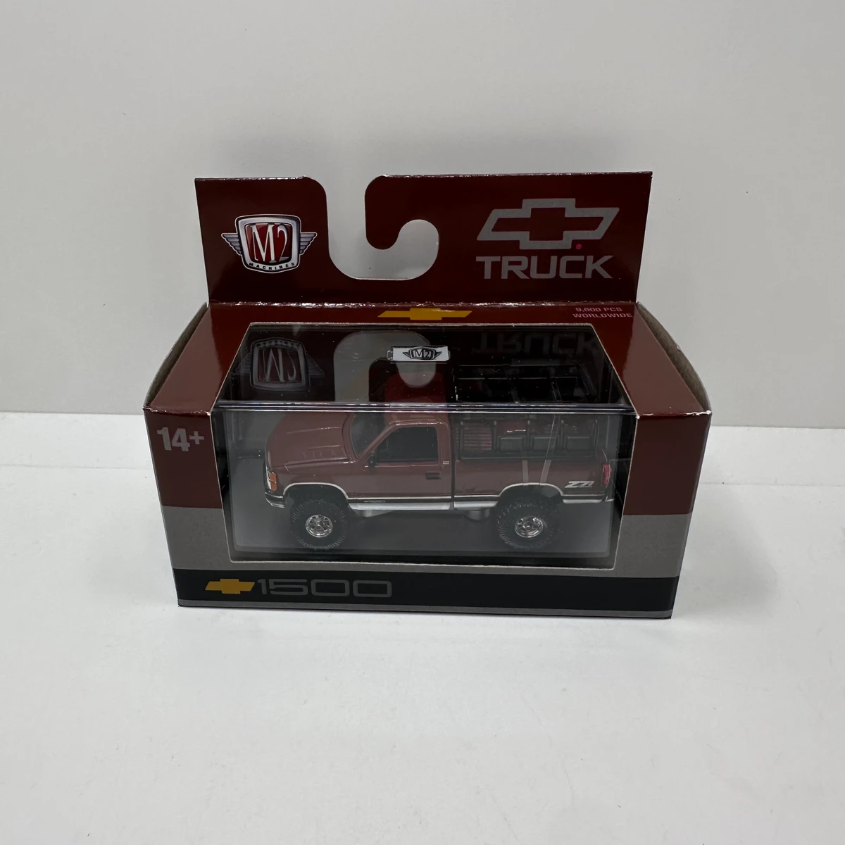 M2 Machines 1/64 Auto Thentics 1993 Chevrolet Silverado 1500 4X4 Release 111