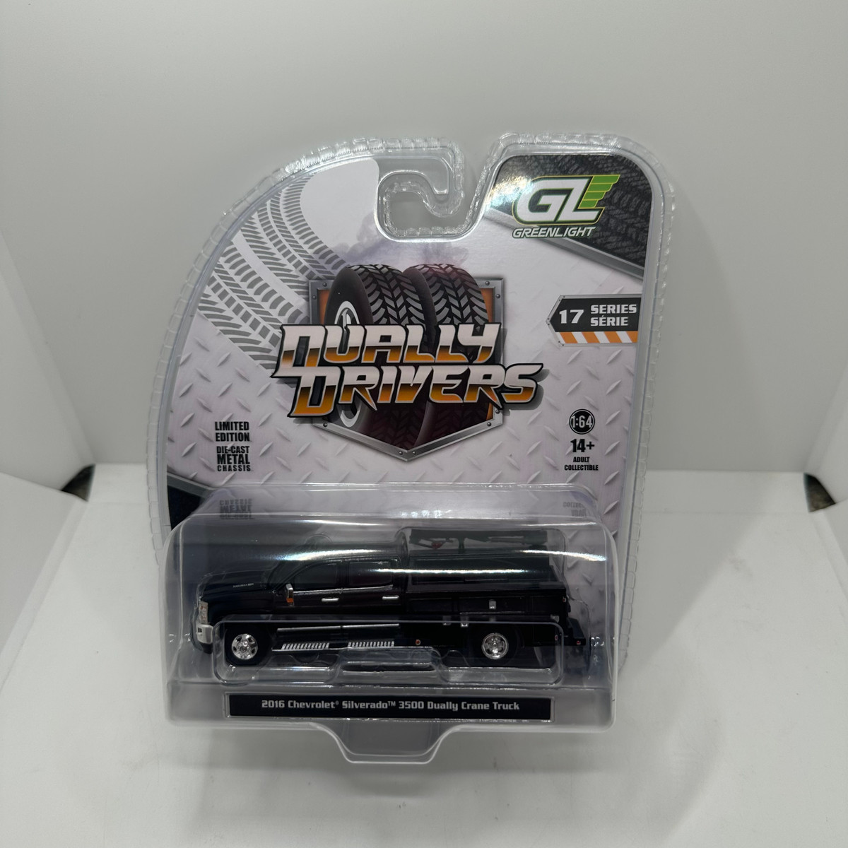 Greenlight 1:64 Dually Drivers 2016 Chevrolet Silverado 3500 Dually Crane Truck – In Black Series 17 