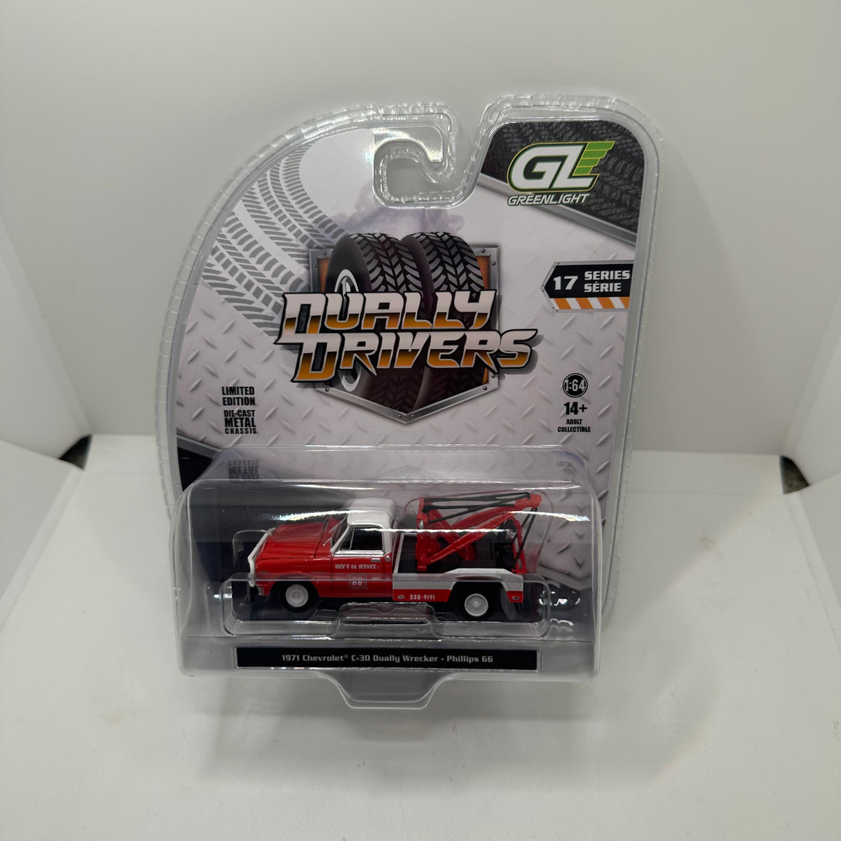 Greenlight 1:64 Dually Drivers Series 1971 Chevrolet C-30 Dually Wrecker – Phillips 66 Series 17 