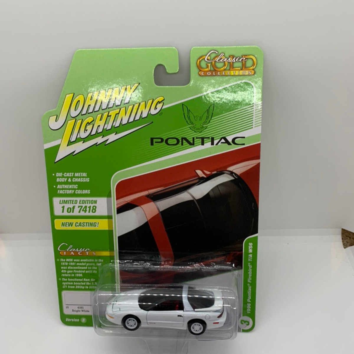 Johnny Lightning Classic Gold Collection 1996 Pontiac Firebird T/A WS6 Version B
