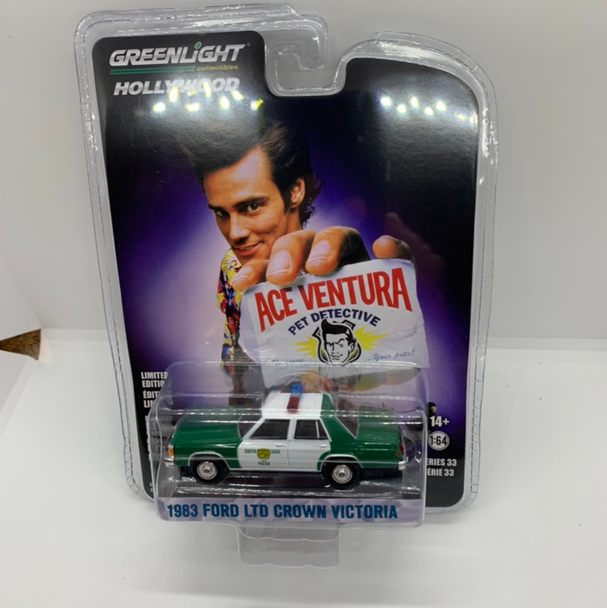 Greenlight Hollywood Ace Ventura 1983 Ford LTD Crown Victoria 