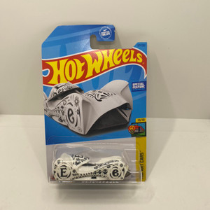 2023 Hot wheels M/N Case Cloak And Dagger USA Carded 