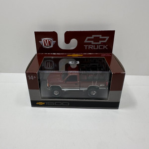 M2 Machines 1/64 Auto Thentics 1993 Chevrolet Silverado 1500 4X4 Release 111