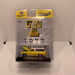 M2 Machines 1/64 Supercon Exclusive 1993 Chevrolet 454SS Pickup