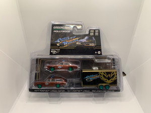 Greenlight Hollywood Hitch & Tow Green Machine Smokey And The Bandit 1977 Pontiac Lemans Safari & 1977 Pontiac Lemans With Enclosed Car Trailer Series 7 