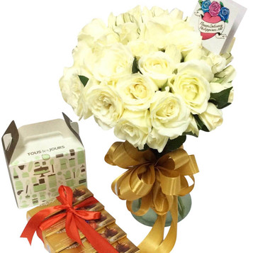 24 Roses Macarons Lindt Truffles Package 24 Roses Macarons Lindt Truffles Package