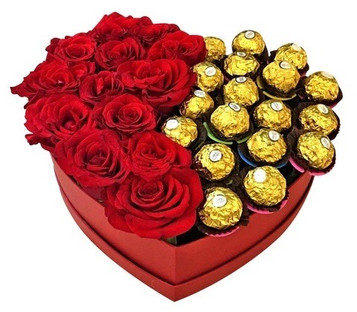 12 Roses & 12 Ferrero Heart Box 12 Roses & 12 Ferrero Heart Box