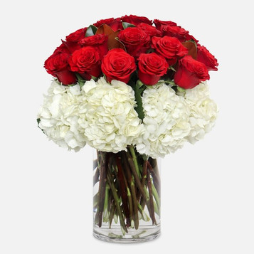 Love at First Sight Hydrangeas Roses Bouquet Love at First Sight Hydrangeas Roses Bouquet