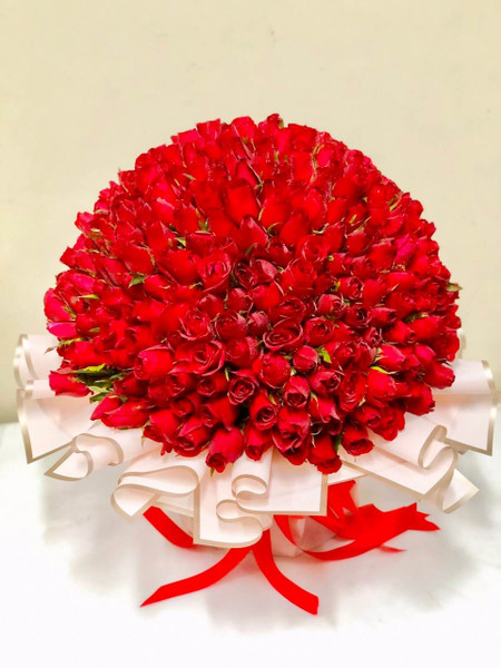 ​The Splendor of Sending Giant Bouquets with Flower Delivery Philippines