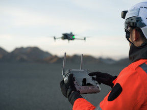 Tactical Asset Monitoring: Matrice 4T vs Mavic 3 Thermal for Urban Security Patrols