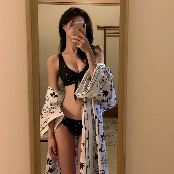 Beach Vacation Women's Bikini Sexy Beautiful Pure Desire Swimsuit High-End Feel 2026 New Model Triangular Design Nylon Material