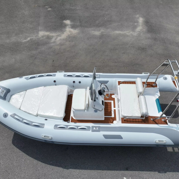 2024 Year New Design Factory Sale 15ft 16ft Fiberglass Rib Boat Sport Recreational Boat for Sale