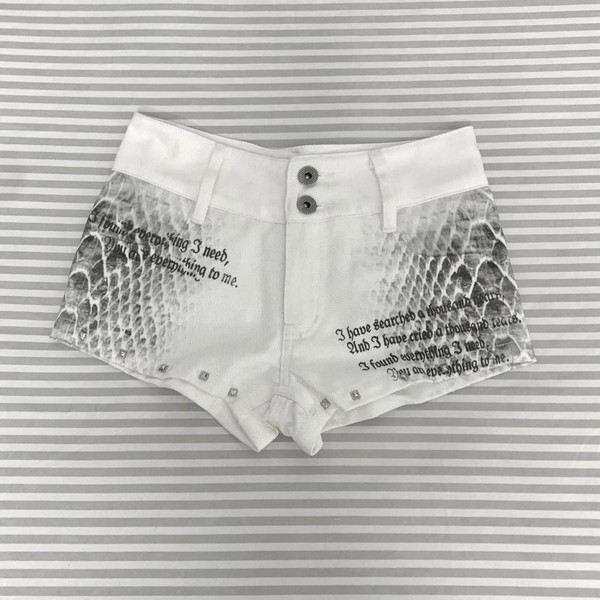 Y2k Snake Print Low-rise Denim Shorts Women's Summer New Design Tight Hip-wrapped Hot Pants Jeans