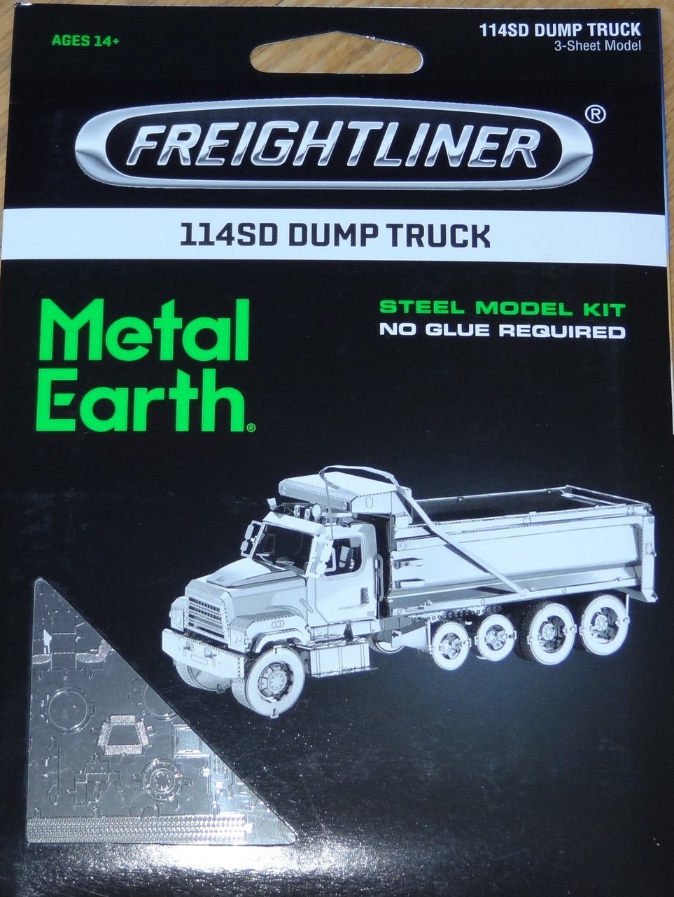 114SD Dump Truck Freightliner Metal Earth - Corner Pockets